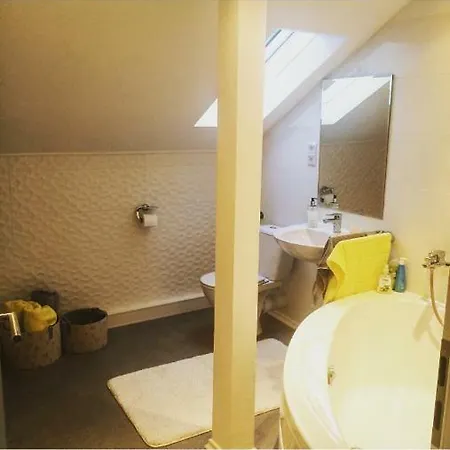 2 Zimmer-wohnung Fuer Monteure, Firmen Apartman *